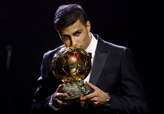 Rodri é o vencedor da Bola de Ouro 2024