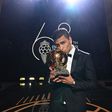Rodri beija a Bola de Ouro