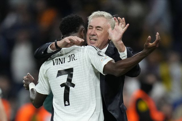 Ancelotti e as posições de Vinícius e Mbappé: «Não quis mudar o jogador que faz a diferença»
