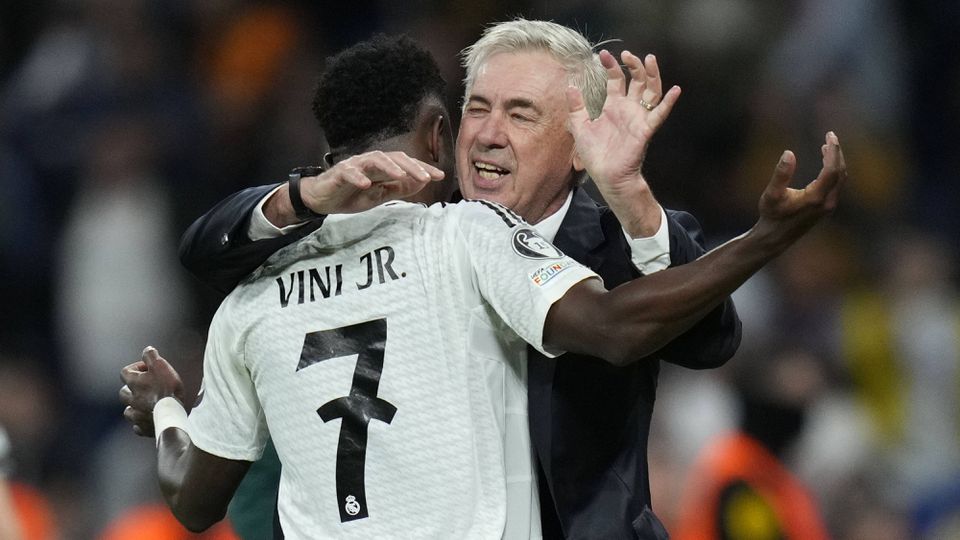 Ancelotti reage ao prémio: «Obrigado… especialmente a Vinícius Jr. e Carvajal»