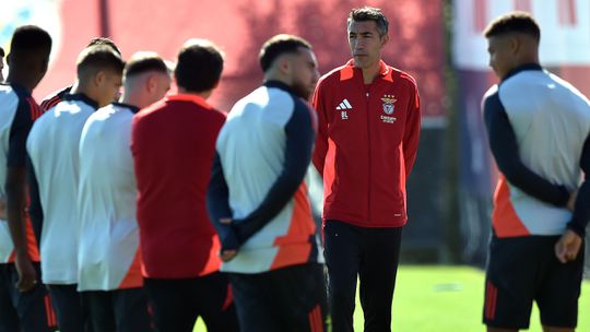 Benfica sem parar: treino matinal e pensamento no Santa Clara