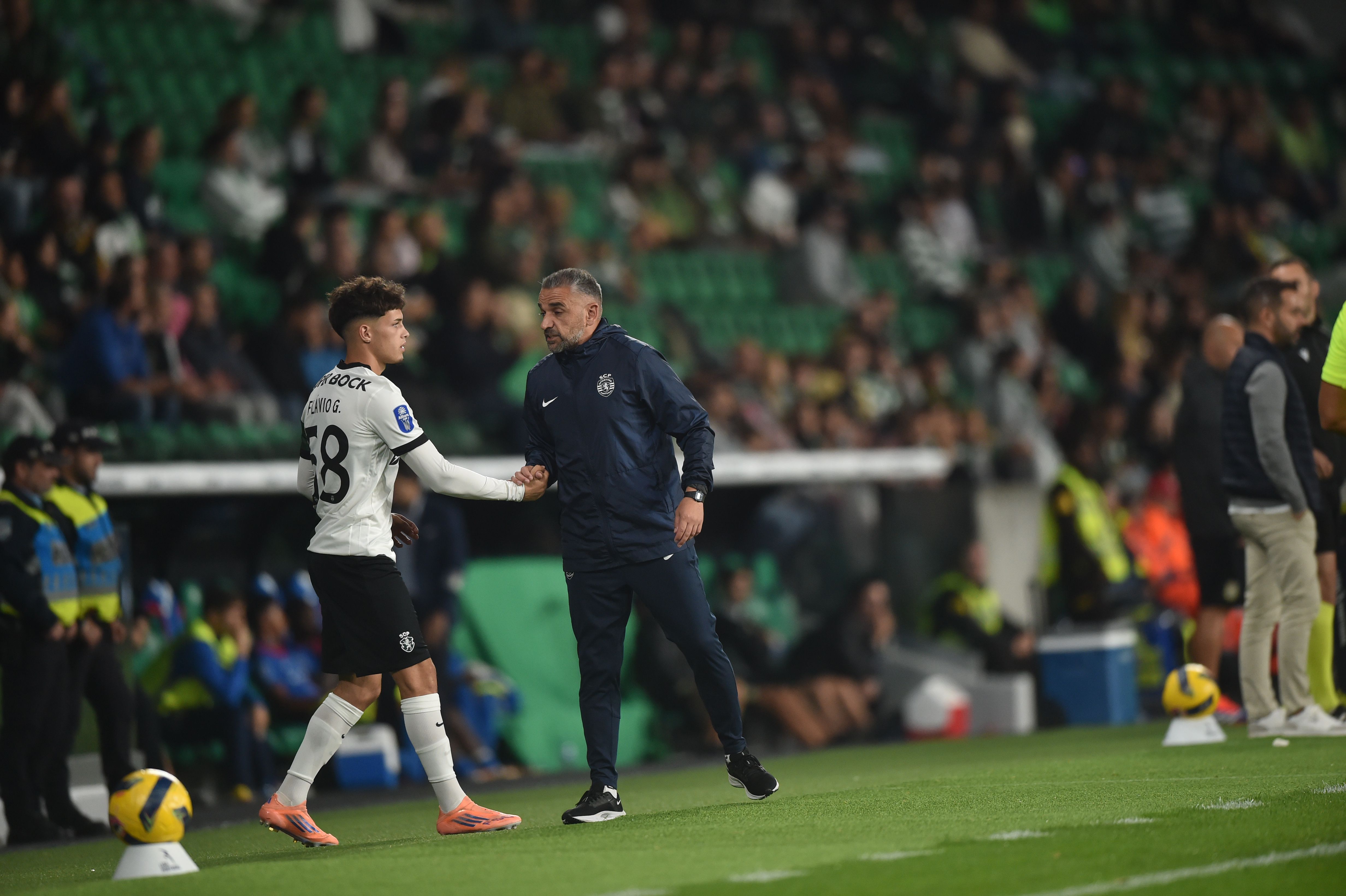 Flávio Gonçalves estreou-se pela equipa principal do Sporting - Foto: Miguel Nunes