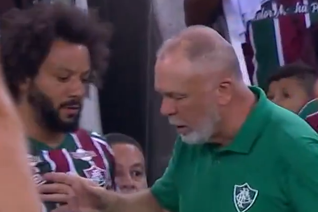 Mano Menezes e Marcelo em 2024. O veterano ia entrar no Fluminense-Grêmio, mas questionou as indicações do treinador e este cancelou a substituição