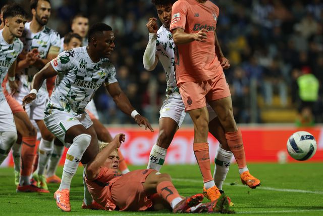 Penálti sobre Froholdt foi o sexto cometido por jogadores do Moreirense, esta época - Foto Catarina Morais/Kapta+