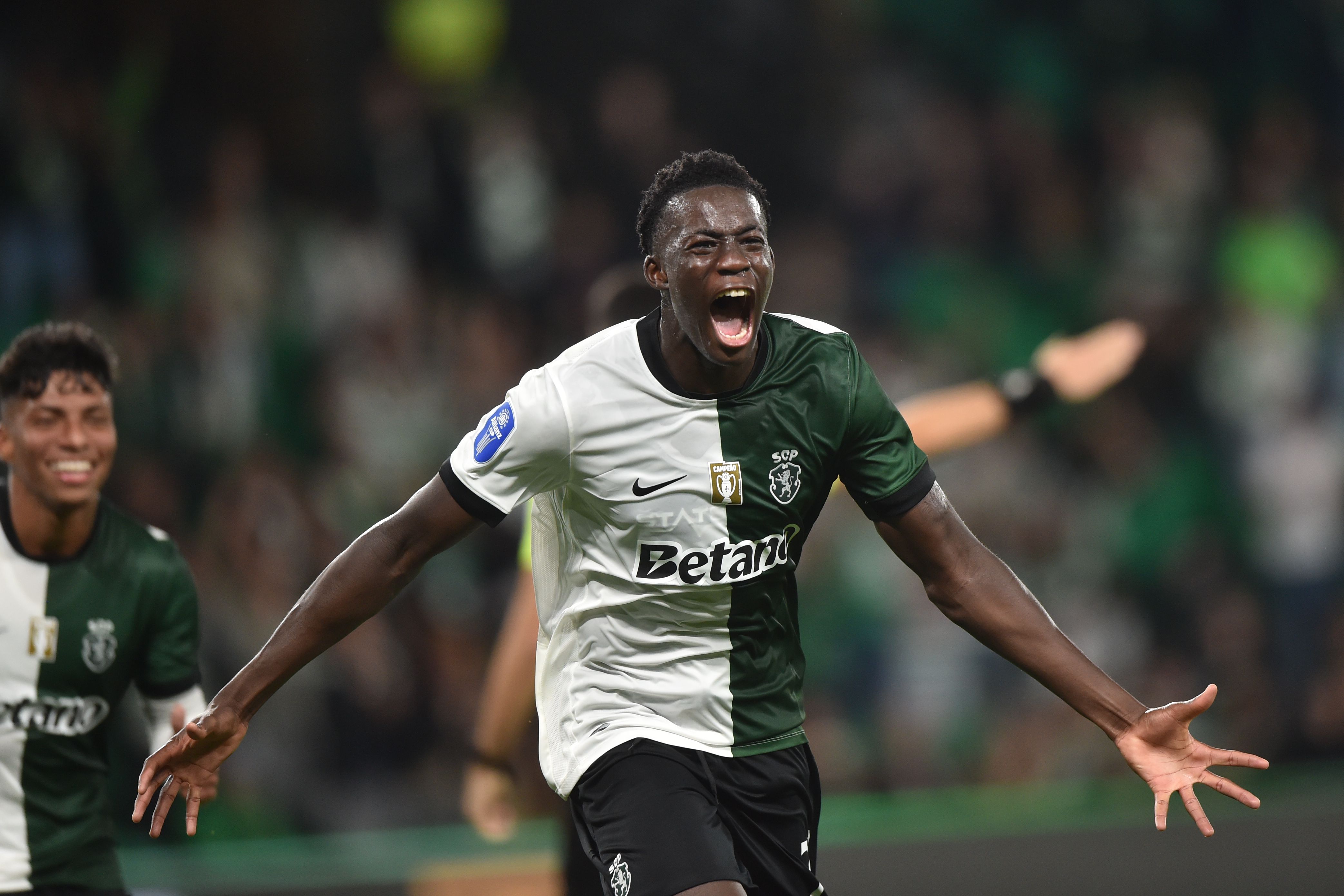 Salvador Blopa estreou-se pela equipa A e marcou dsois golos ao Alverca na taça da Liga - Foto: Miguel Nunes