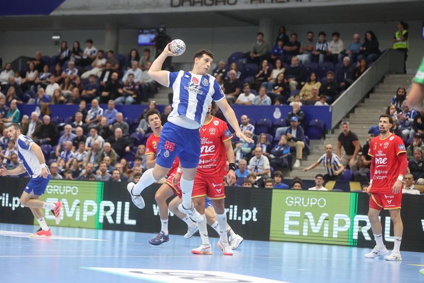 Ricardo Brandão apontou quatro golos na derrota com o Veszprém na despedida da Champions de andebol - Foto: FC Porto