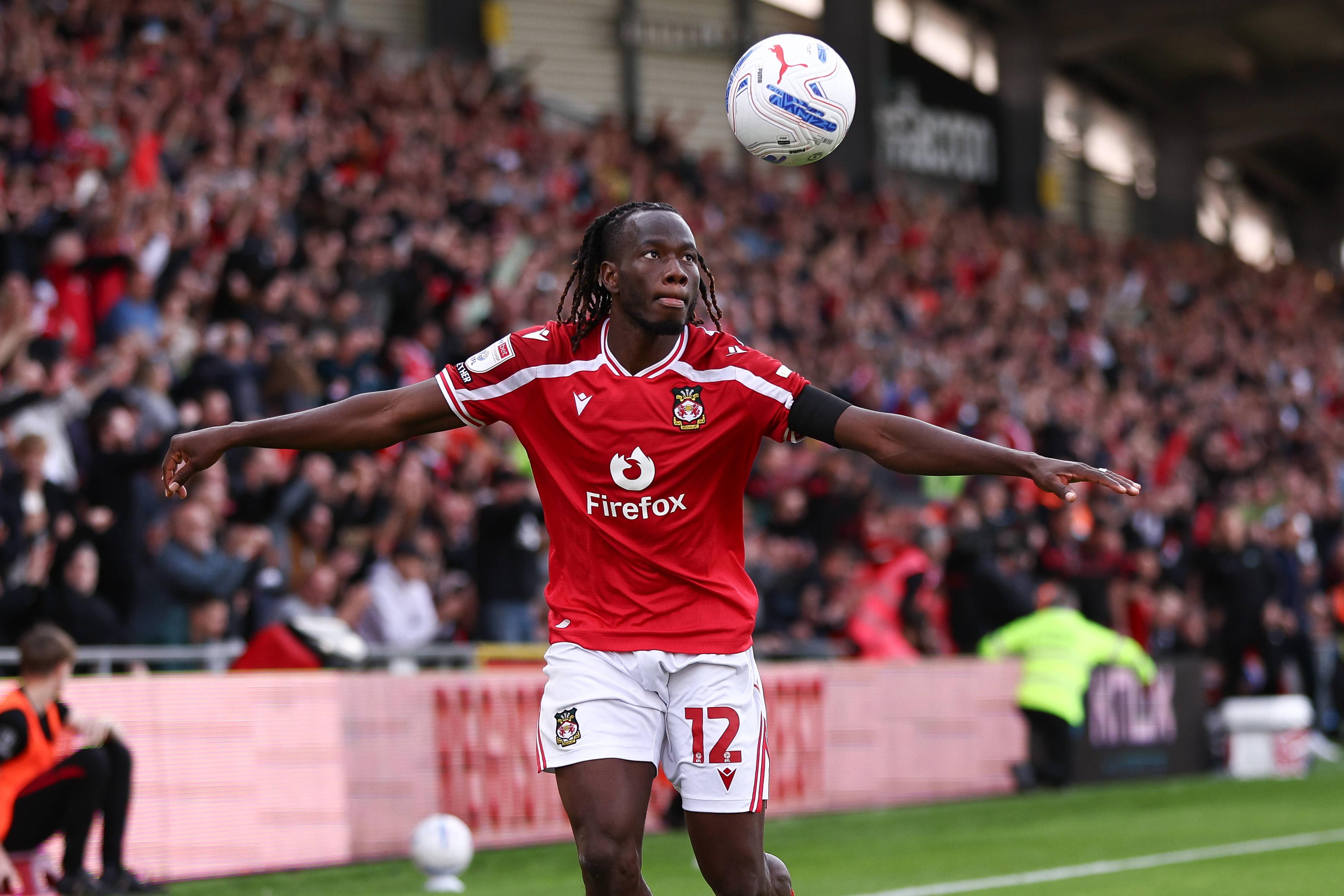 Issa Kaboré, lateral do Wrexham