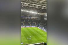 Guarda-redes aquecem com Dragão ainda despido