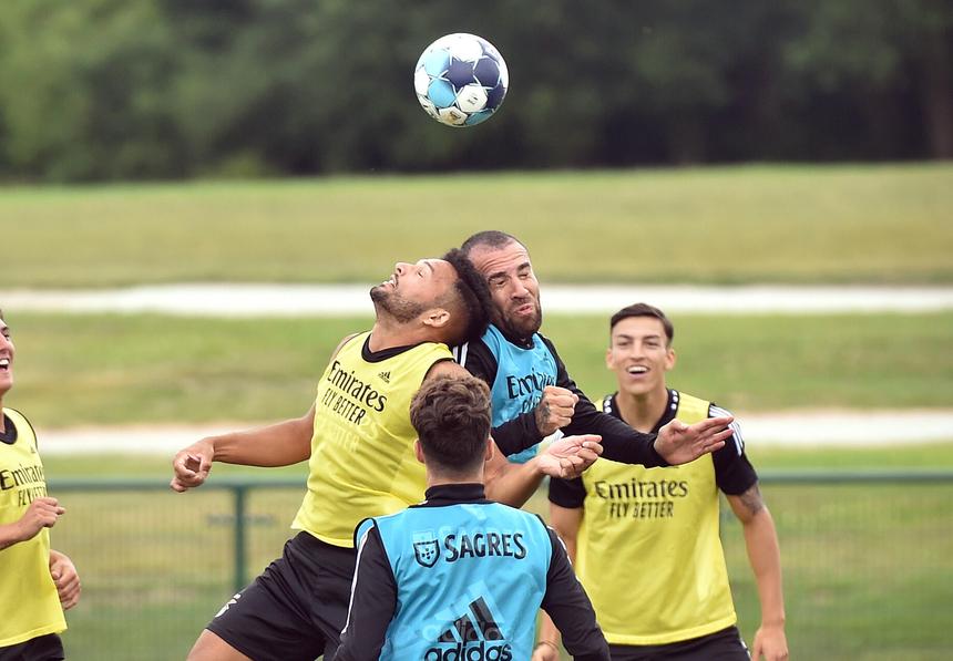 Gonçalo Ramos e Otamendi (Foto: Miguel Nunes)