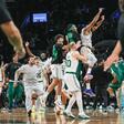 Festa dos Celtics após cesto decisivo de Tatum