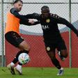 José Gomes e Njoya no treino do Nacional. -Foto: NACIONAL