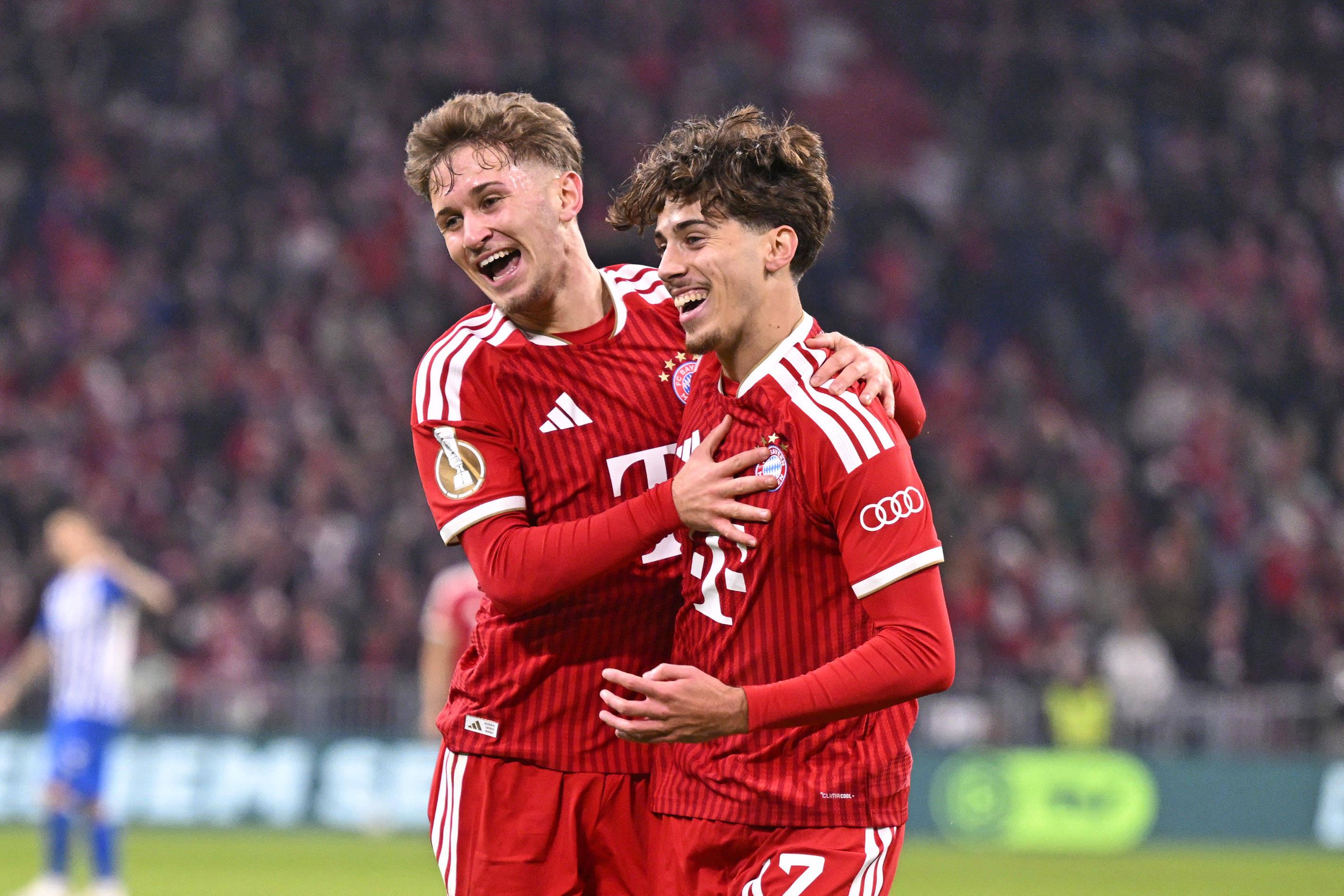David Michael Santos Daiber a festejar o primeiro golo pelo Bayern na estreia