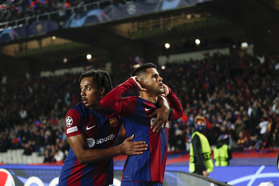 Genial Cancelo leva Barcelona às costas para a reviravolta frente ao FC Porto