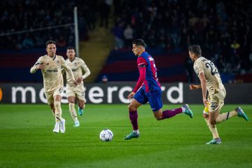Vídeo: grande golo de Cancelo empata para o Barcelona frente ao FC Porto