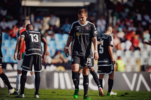 Casa Pia: Pedro Moreira mantém modelo com três centrais (até ver)