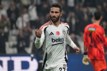 Golo de Rafa Silva não evita derrota do Besiktas diante do Maccabi