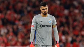 Vídeo: erro de Diogo Costa e Famalicão na frente