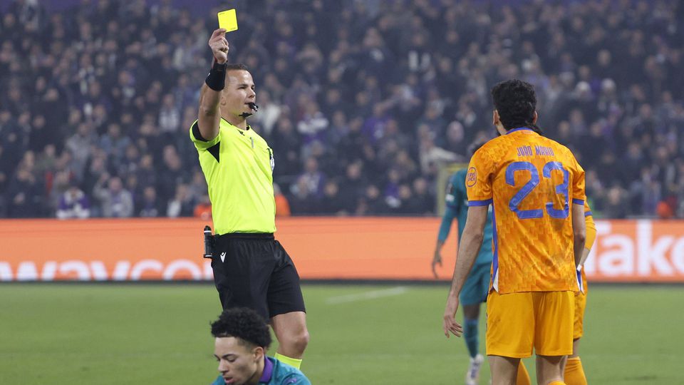 A análise de Duarte Gomes à arbitragem: penálti mal marcado para o FC Porto