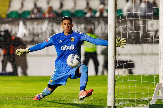 Miszta regressa à baliza frente ao Santa Clara - FOTO: IMAGO