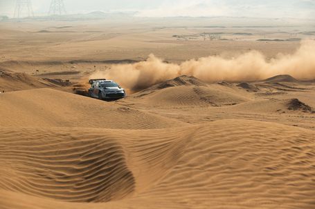 Ogier furou na última especial do dia na Arábia Saudita