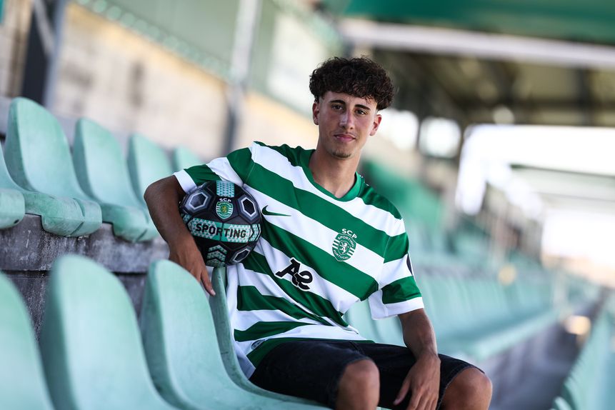José Fernandes, de 17 anos, tem como referência Maxi Araújo - Foto: SPORTING CP