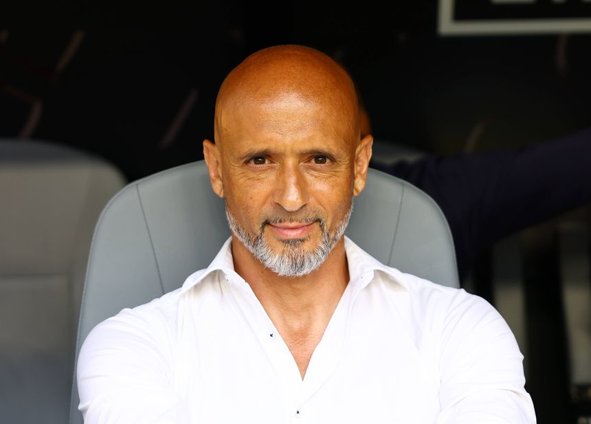 Miguel Cardoso, treinador do Mamelodi Sundowns, da África do Sul