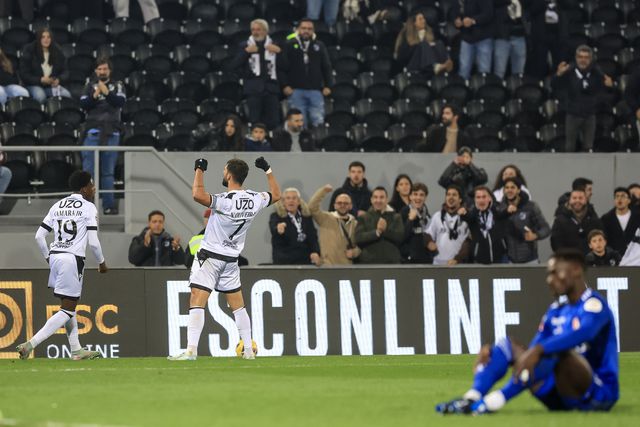 Nélson Oliveira apontou o primeiro golo do V. Guimarães, frente ao Aves SAD. Foto: José Coelho/LUSA