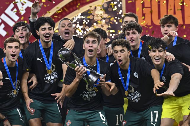 A emocionante celebração de Portugal pela conquista de um título inédito: campeões do Mundo sub-17! - Foto: IMAGO