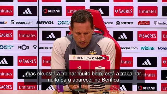 «Não se coloca a questão de o Arthur Cabral sair do Benfica»