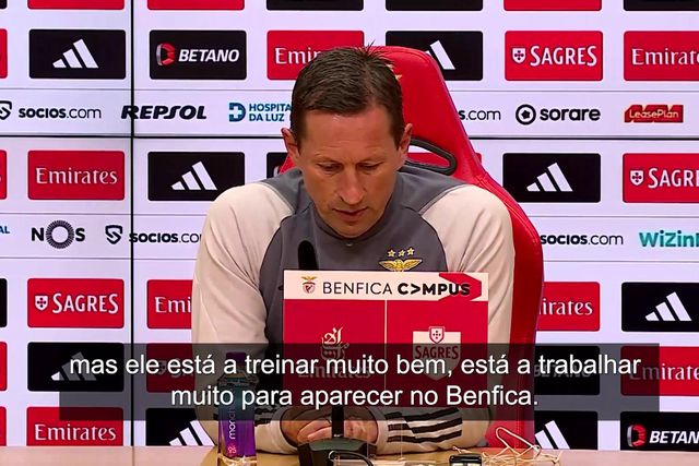 «Não se coloca a questão de o Arthur Cabral sair do Benfica»