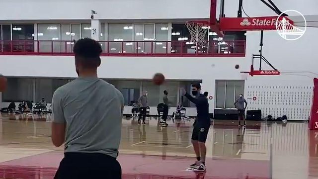 O dia em que Curry lançou 105 triplos seguidos