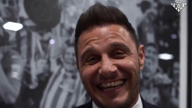 «Até eu acreditei!» - Joaquin participou no dia das mentiras do Betis