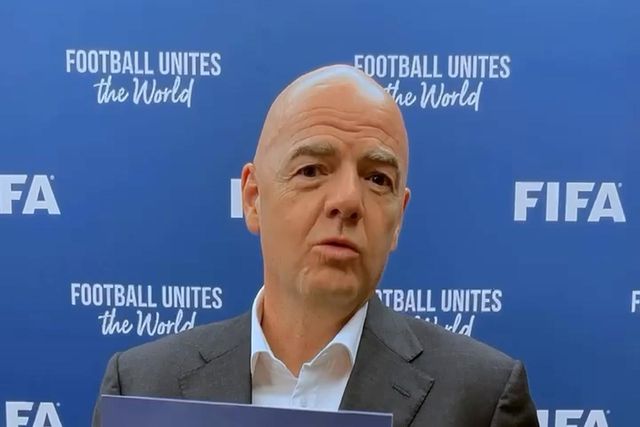 Presidente da FIFA dá as boas-vindas ao Benfica no Mundial de Clubes