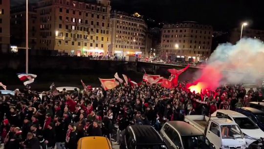 Sampdoria-Bari: claques entram juntas para o jogo da Serie B italiana