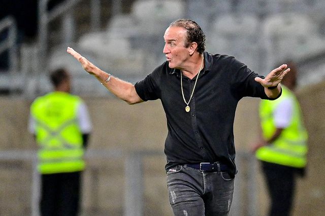 Cuca a orientar o Atlético Mineiro, em 2021