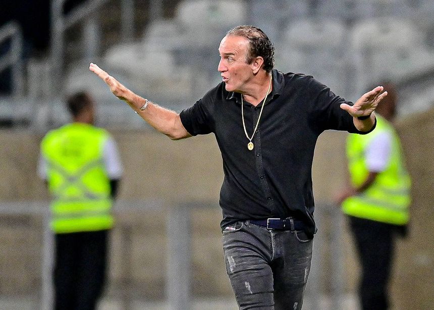 Cuca a orientar o Atlético Mineiro, em 2021