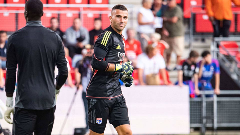 Anthony Lopes durante o aquecimento, na época passada