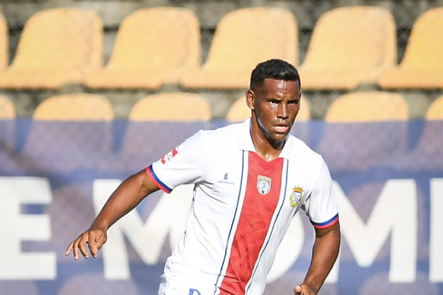 Éber Bessa, jogador de 32 anos, saiu do Alverca