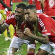 Otamendi e Di María nos festejos do Benfica da conquista da Supertaça em 2023/24