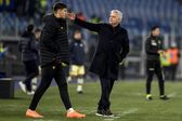 José Mourinho prestes a abraçar Kumbulla