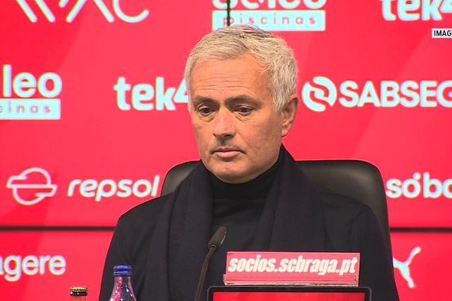 Mourinho lamenta: «É o futebol que temos»