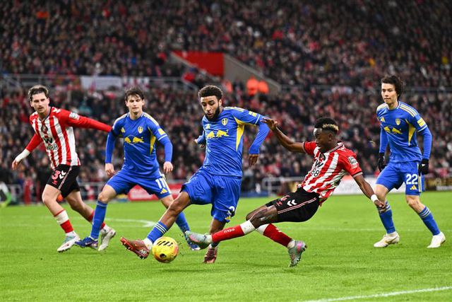 Sunderland continua a boa campanha no regresso à Premier League (resumo)