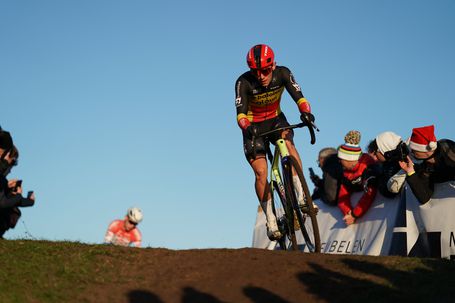 Taça do Mundo de ciclocrosse: Nys supersónico e Van Aert sem chispa