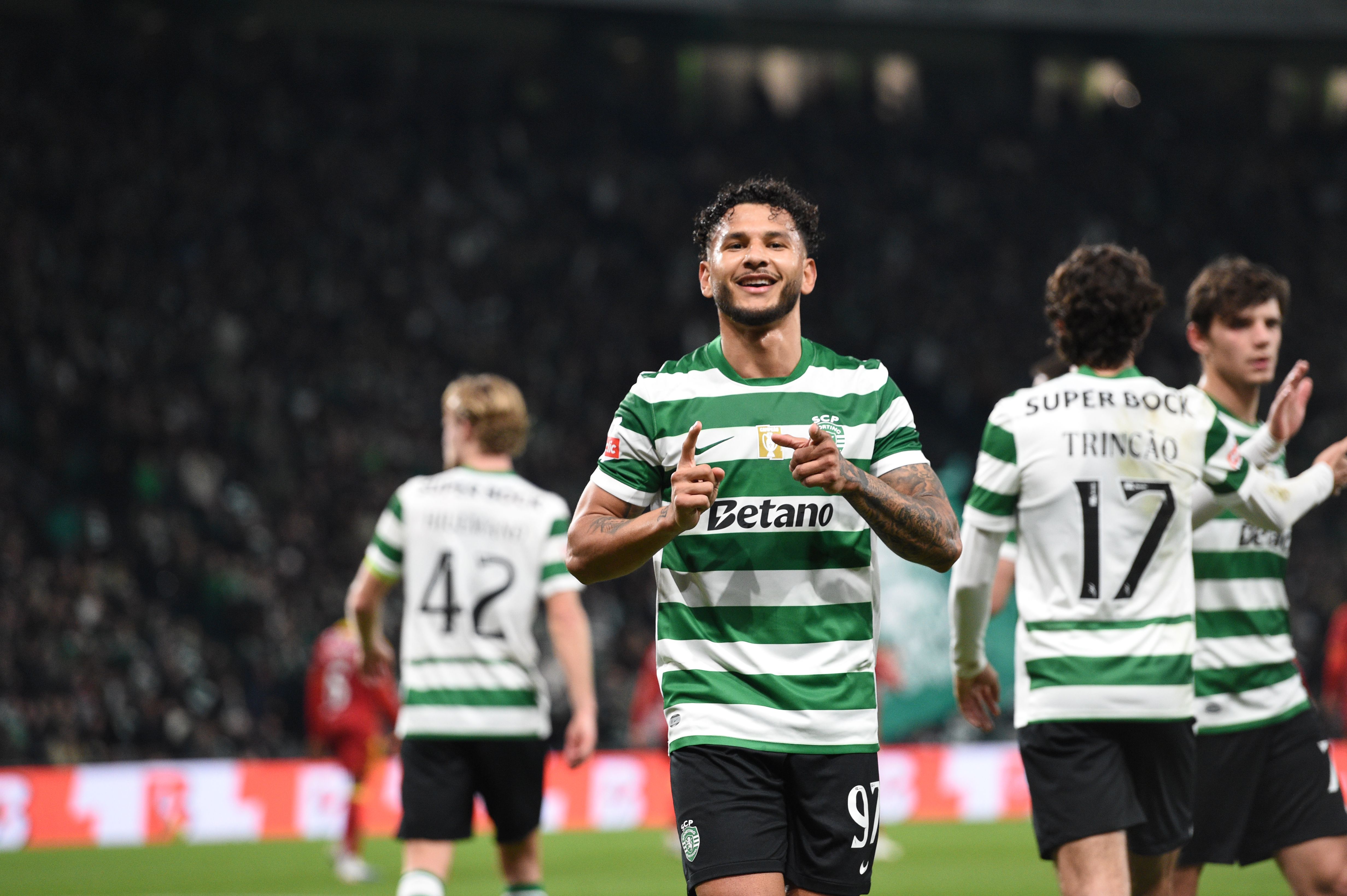 Luis Suárez adiantou o Sporting em Alvalade frente ao Rio Ave - Foto: Sérgio Miguel Santos