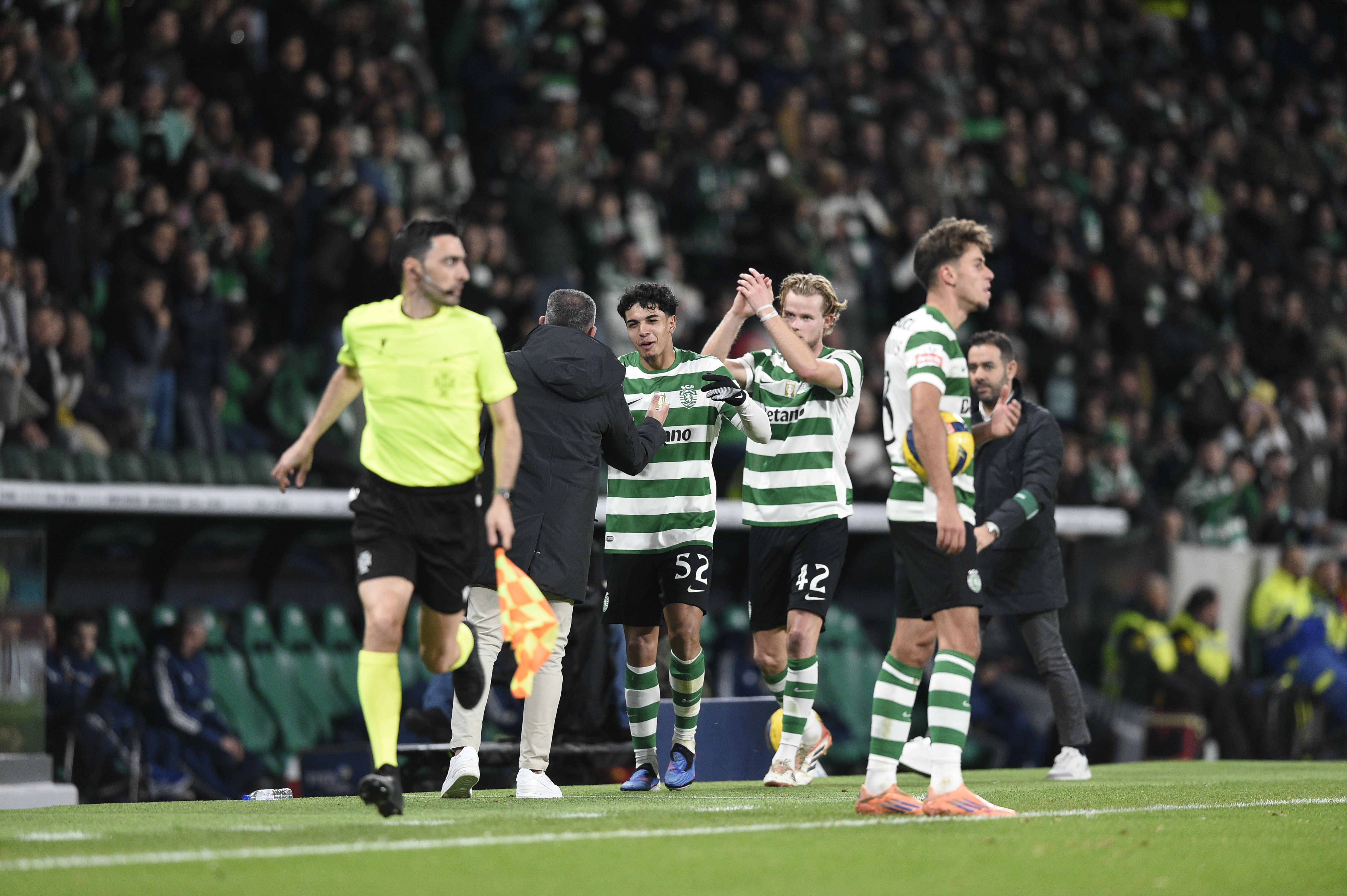 Com vantagem confortável do Sporting, Rui Borges substituiu João Simões e Hjulmand - Foto: Sérgio Miguel Santos