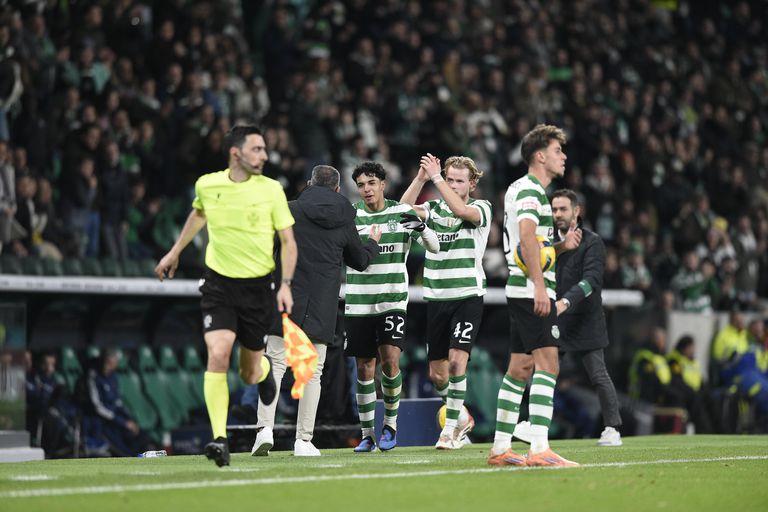 Com vantagem confortável do Sporting, Rui Borges substituiu João Simões e Hjulmand - Foto: Sérgio Miguel Santos