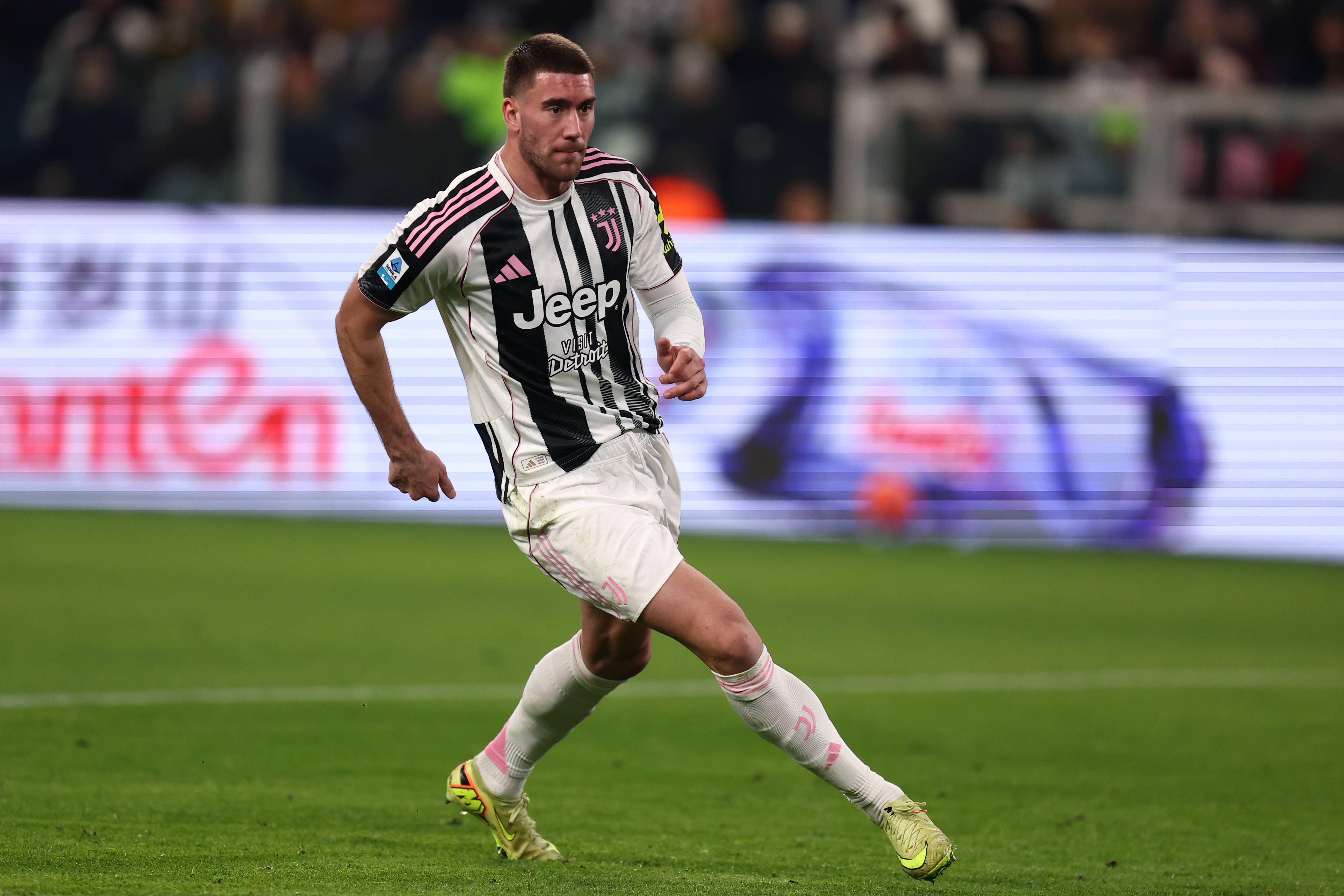 Dusan Vlahovic, ponta de lança sérvio de 25 anos da Juventus