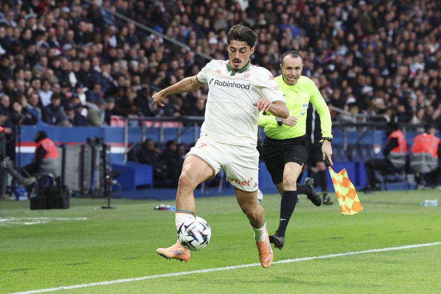 Tiago Gouveia em ação pelo Nice