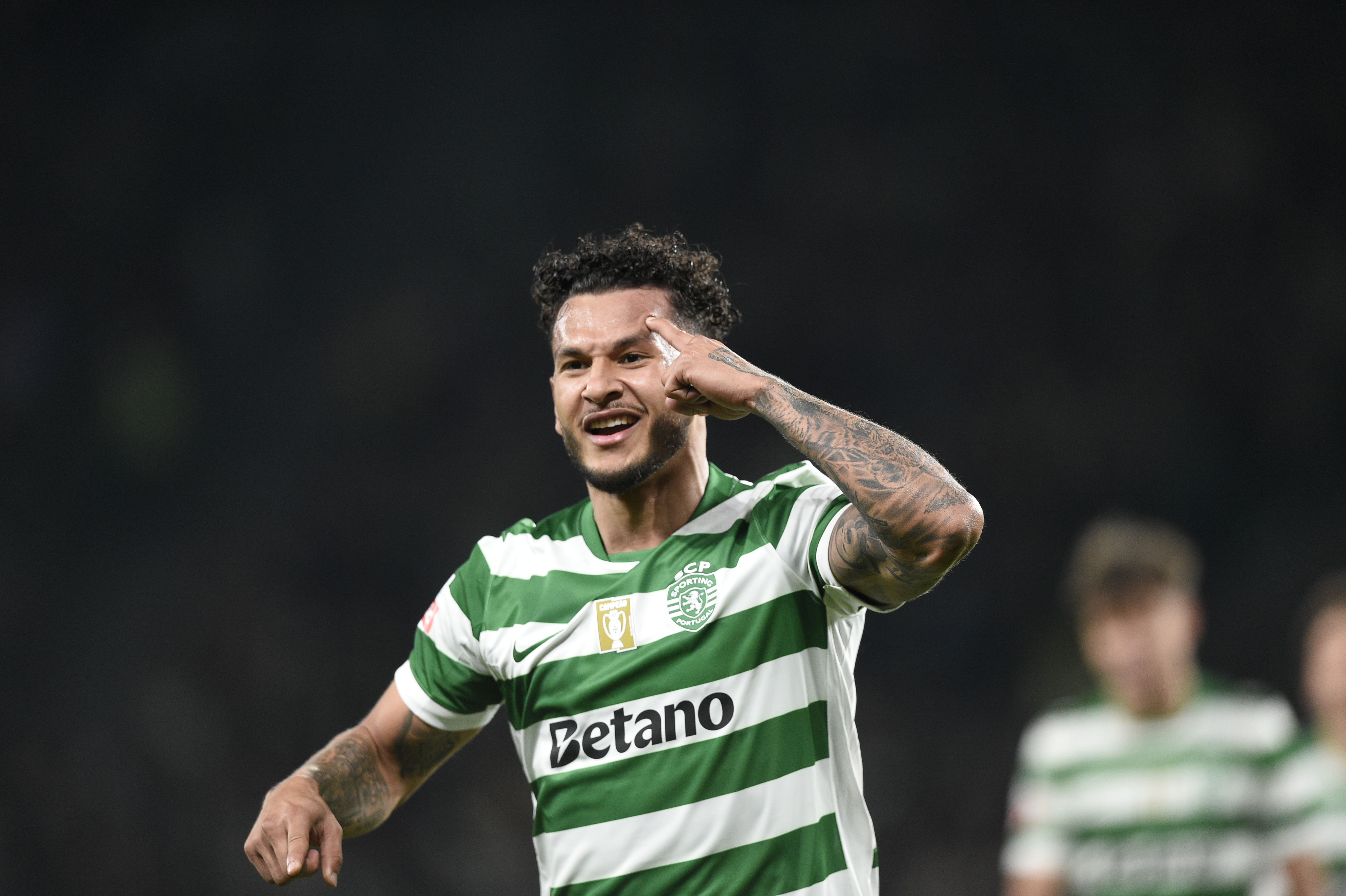 Luis Suárez festeja golo de cabeça - Foto: Sérgio Miguel Santos