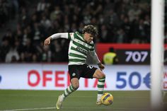 Maxi Araújo finaliza para o 2-0 para o Sporting - Foto: Sérgio Miguel Santos